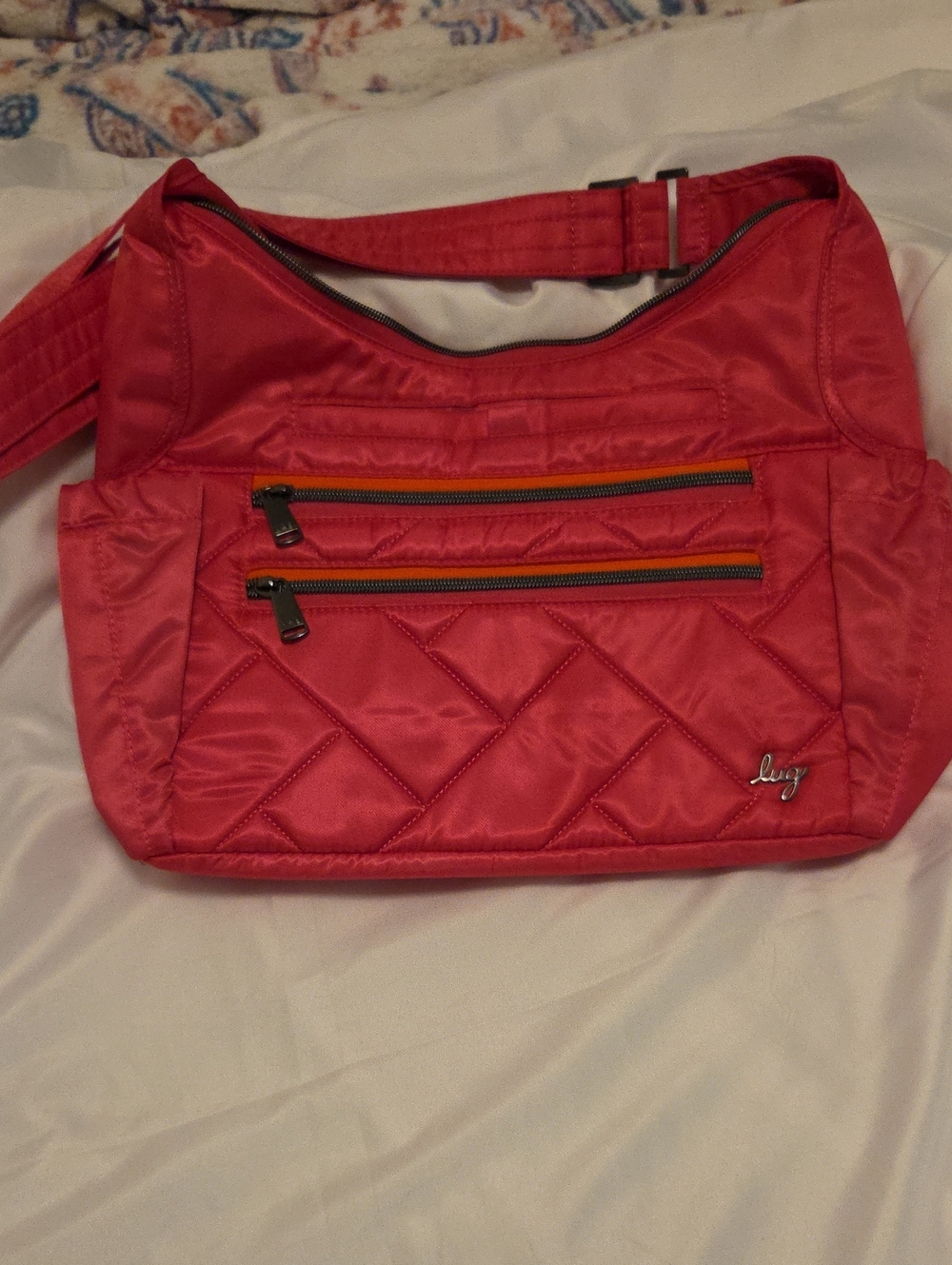 lug Camper Se Shoulder Bag in Pink - Picture 1 of 5